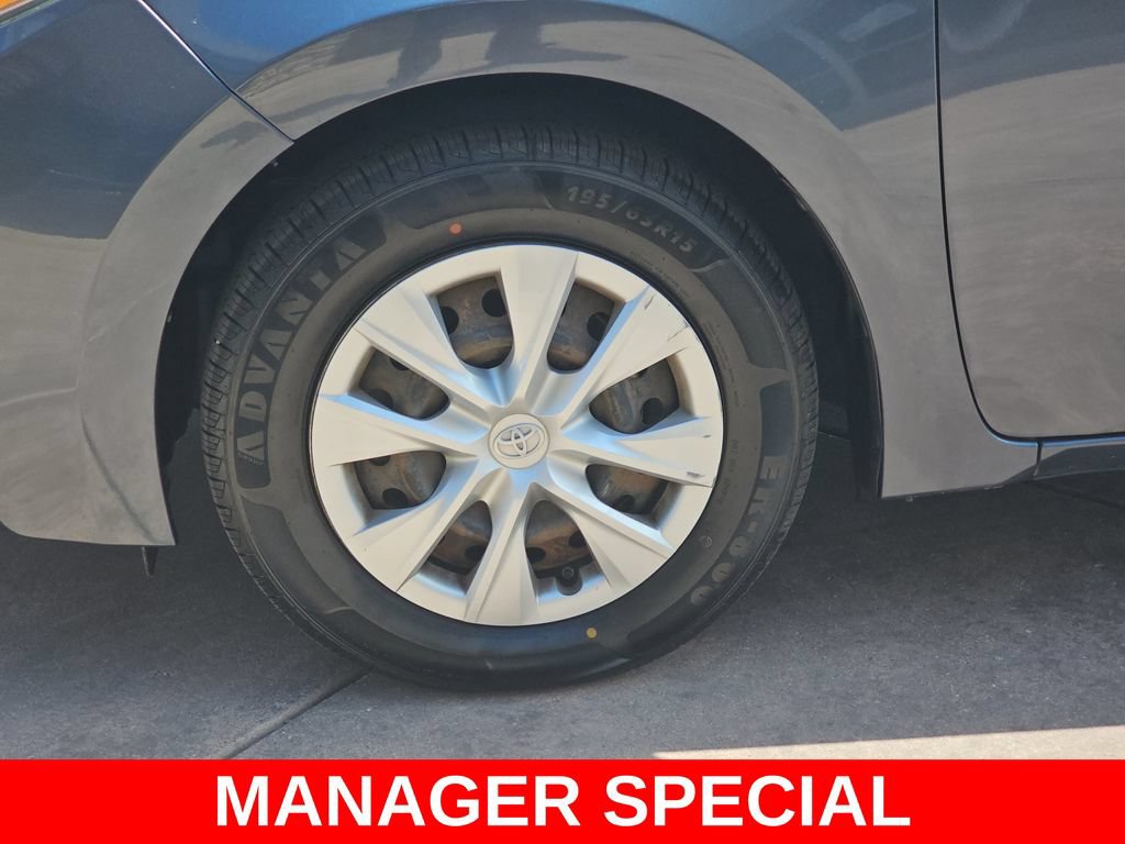 Used 2015 Toyota Corolla L FWD image 34