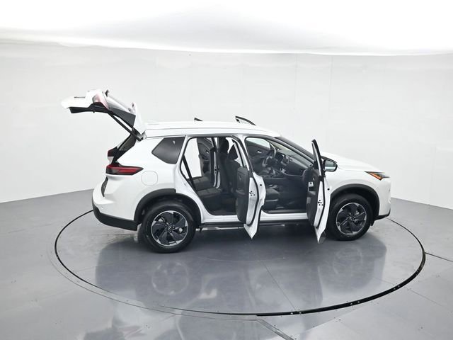 Used 2025 Nissan Rogue SV image 45
