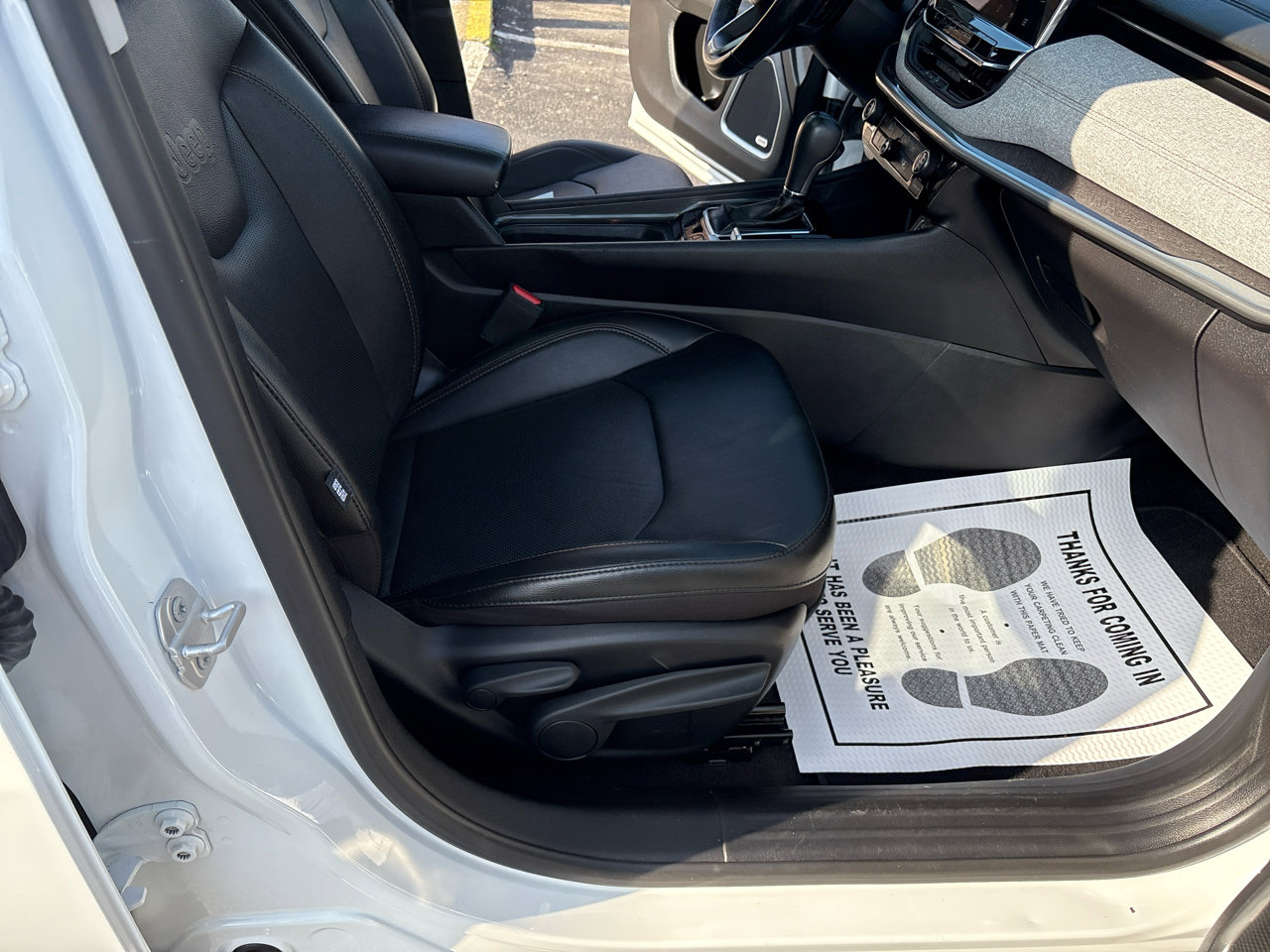 Used 2022 Jeep Compass Latitude w/ Sun and Sound Group image 28