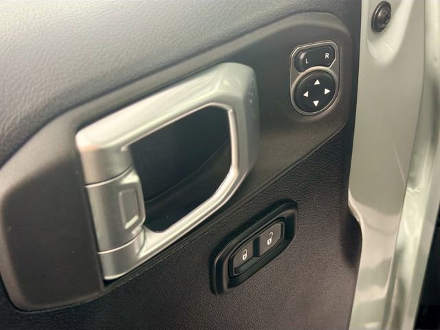 Used 2023 Jeep Wrangler Willys image 18