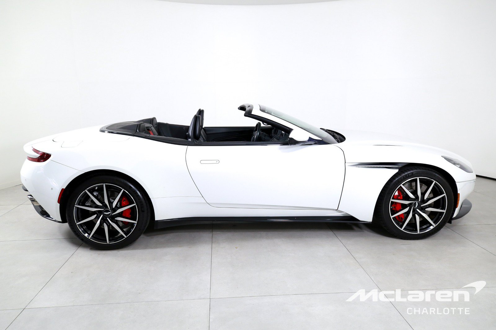 Used 2020 Aston Martin DB11 Volante RWD image 10