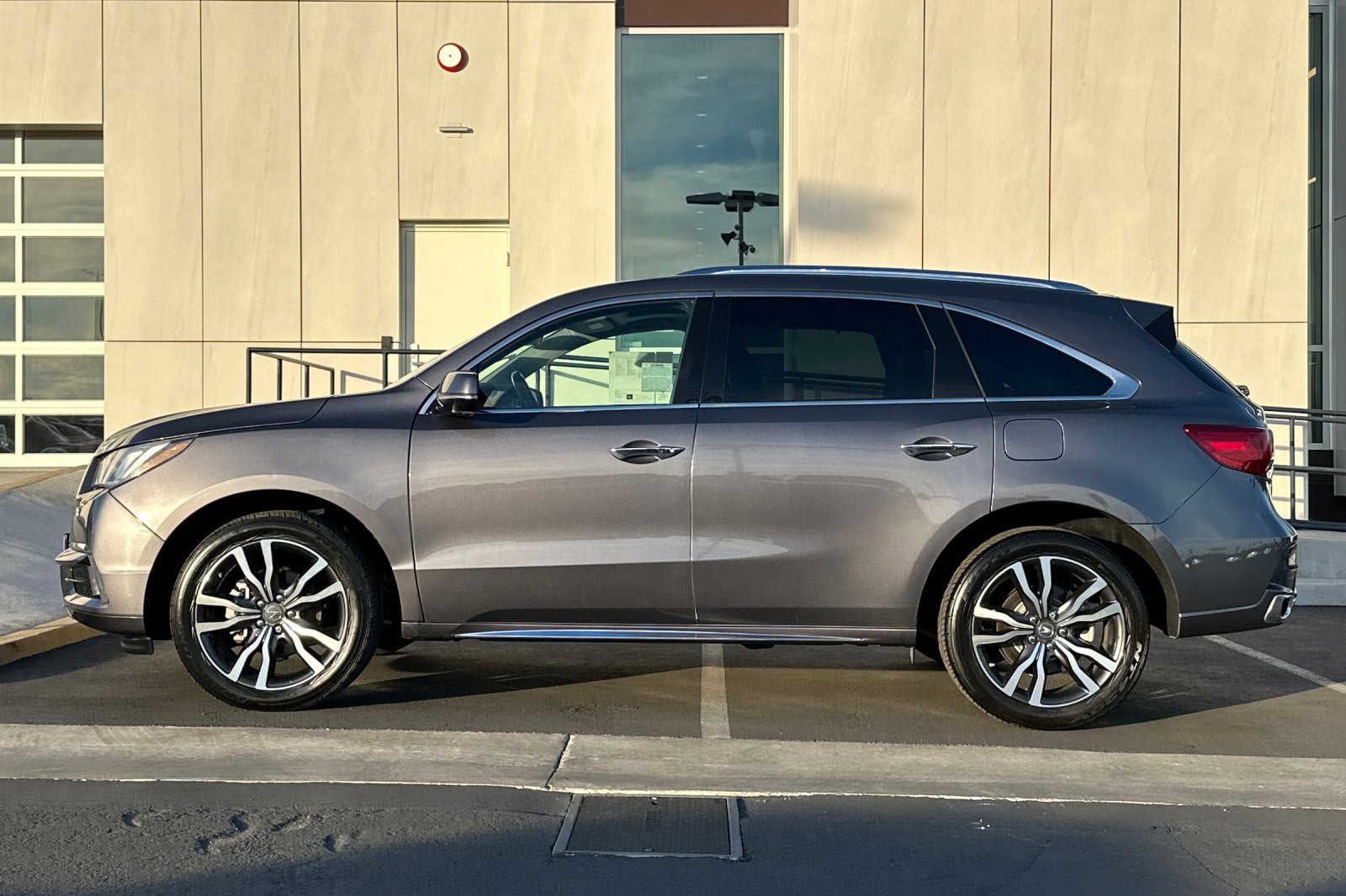 Used 2020 Acura MDX FWD w/ Advance Package image 6