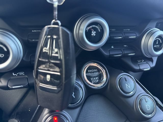 Used 2020 Aston Martin V8 Vantage Coupe RWD image 42