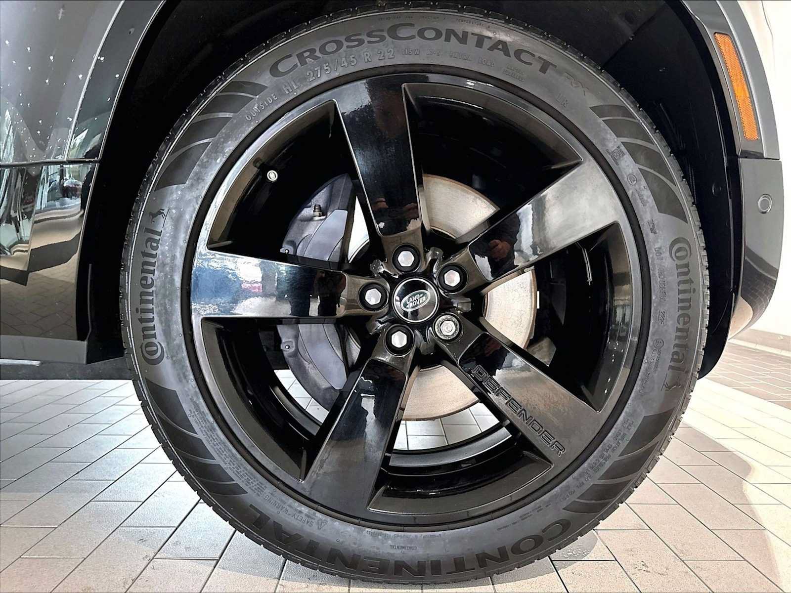 Used 2024 Land Rover Defender 130 X-Dynamic SE AWD/4WD image 14