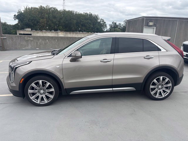 Used 2023 Cadillac XT4 Premium Luxury AWD/4WD image 2