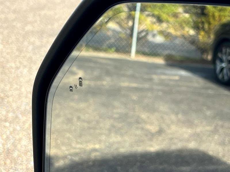 Used 2022 Ford F150 Lariat w/ Equipment Group 502A High image 12