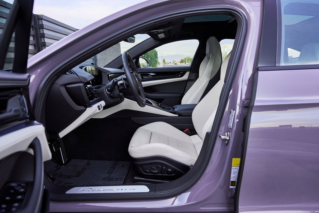 Used 2025 Porsche Panamera 4 w/ Premium Package image 36