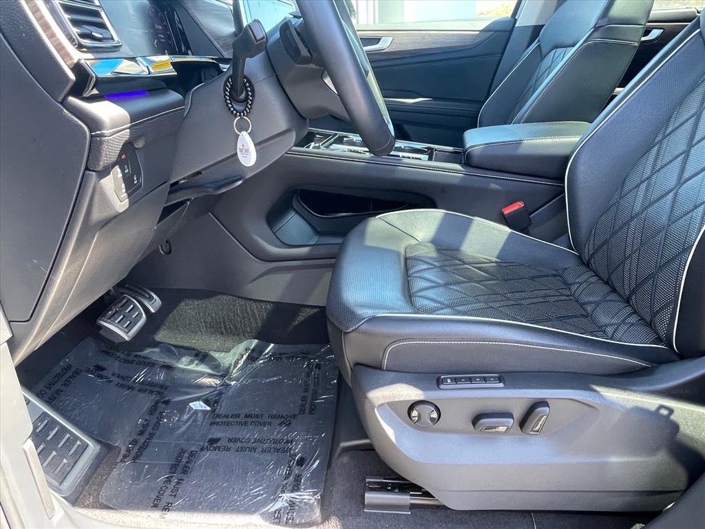 Used 2024 Volkswagen Atlas SEL Premium R-Line image 23