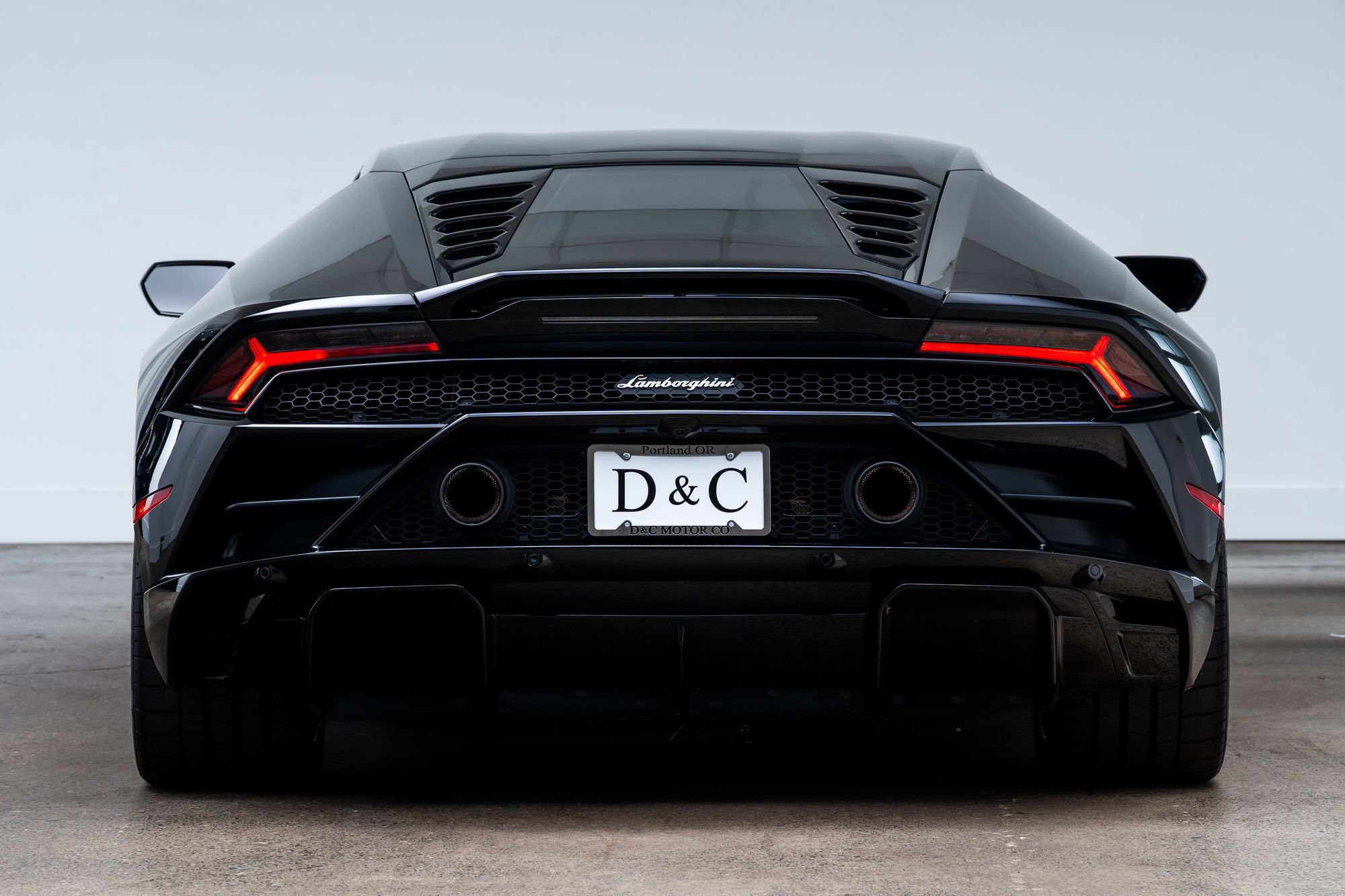 Used 2022 Lamborghini Huracan EVO RWD image 12