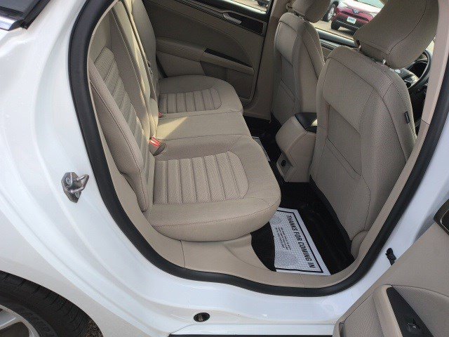 Used 2018 Ford Fusion SE image 16