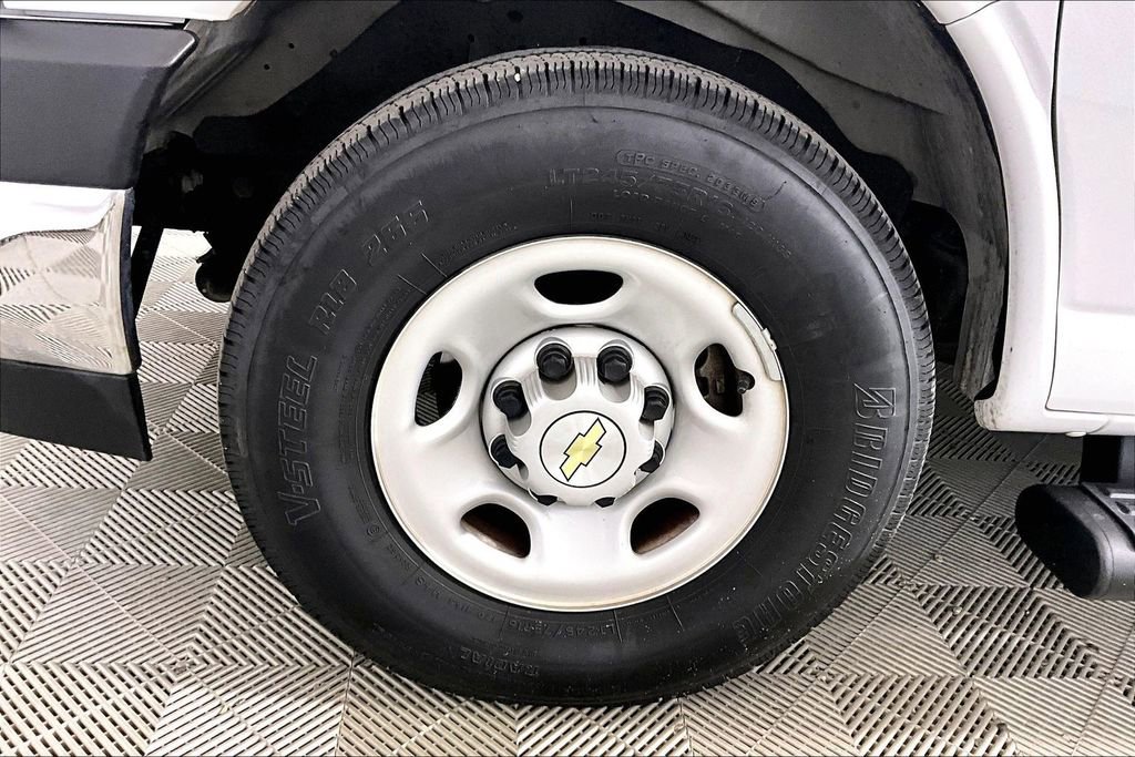 Used 2023 Chevrolet Express 3500 LT w/ LT Preferred Equipment Group RWD image 7