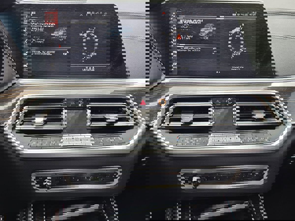 Used 2020 BMW X5 M50i w/ Premium Package image 31