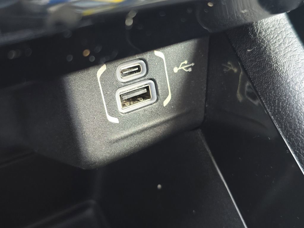 Used 2022 Jeep Compass Limited image 32