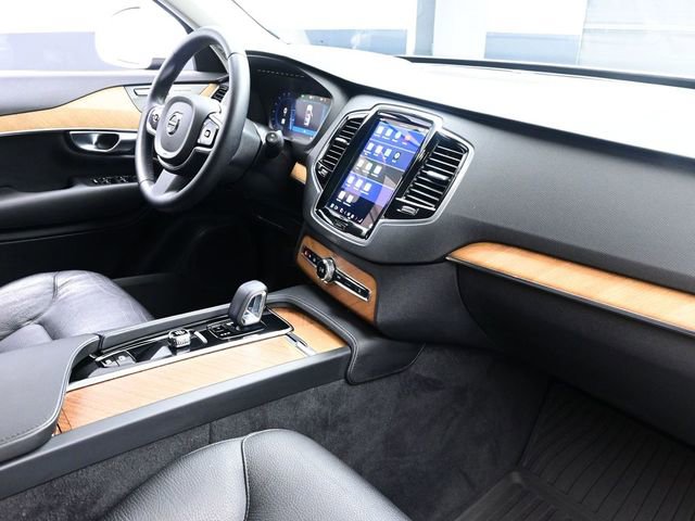 Used 2023 Volvo XC90 B6 Plus w/ Protection Package image 31