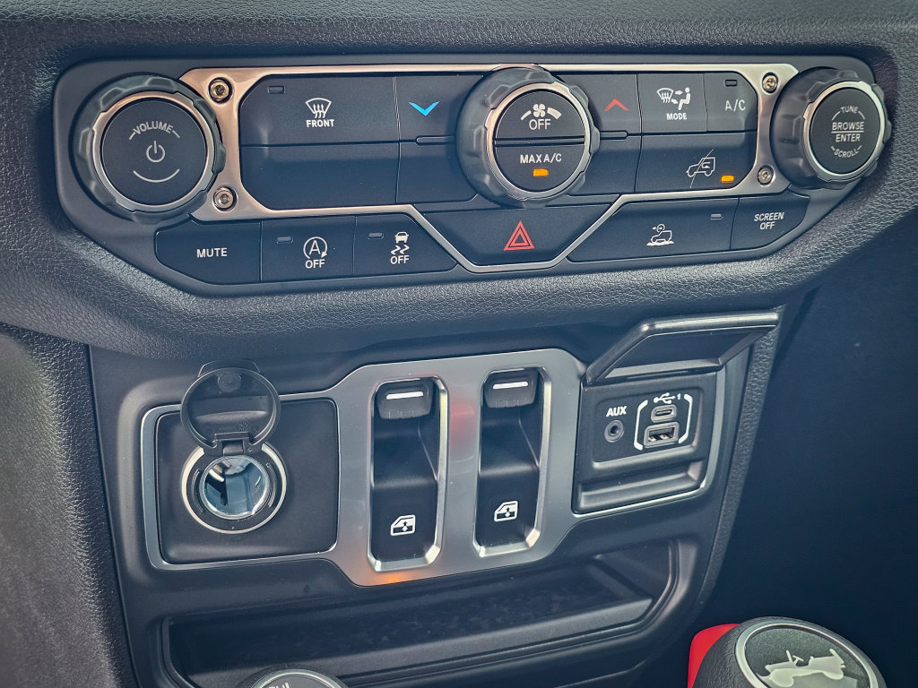 Used 2025 Jeep Wrangler Sport AWD/4WD image 23