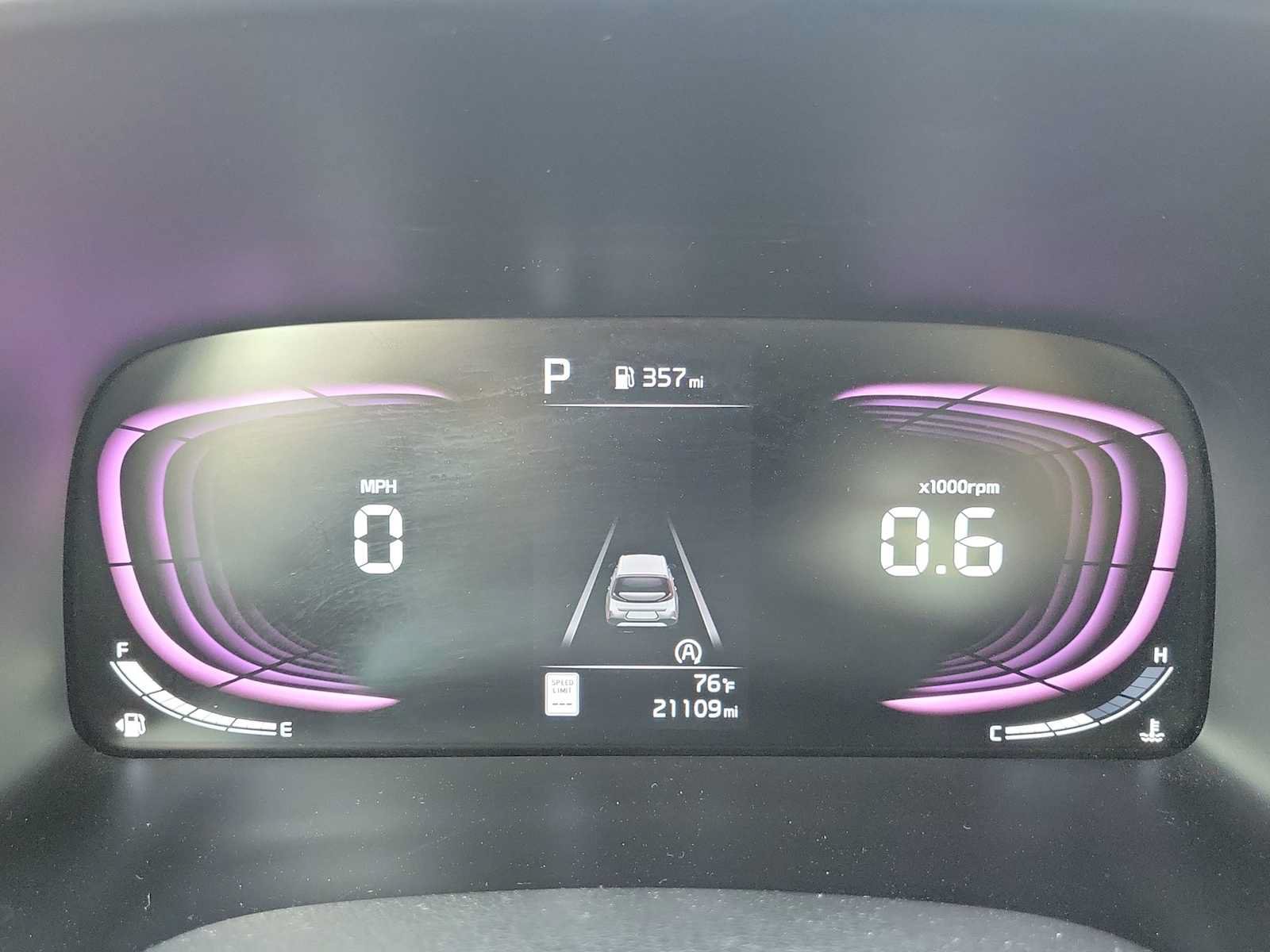 Used 2025 Kia Soul LX w/ LX Technology Package FWD image 22