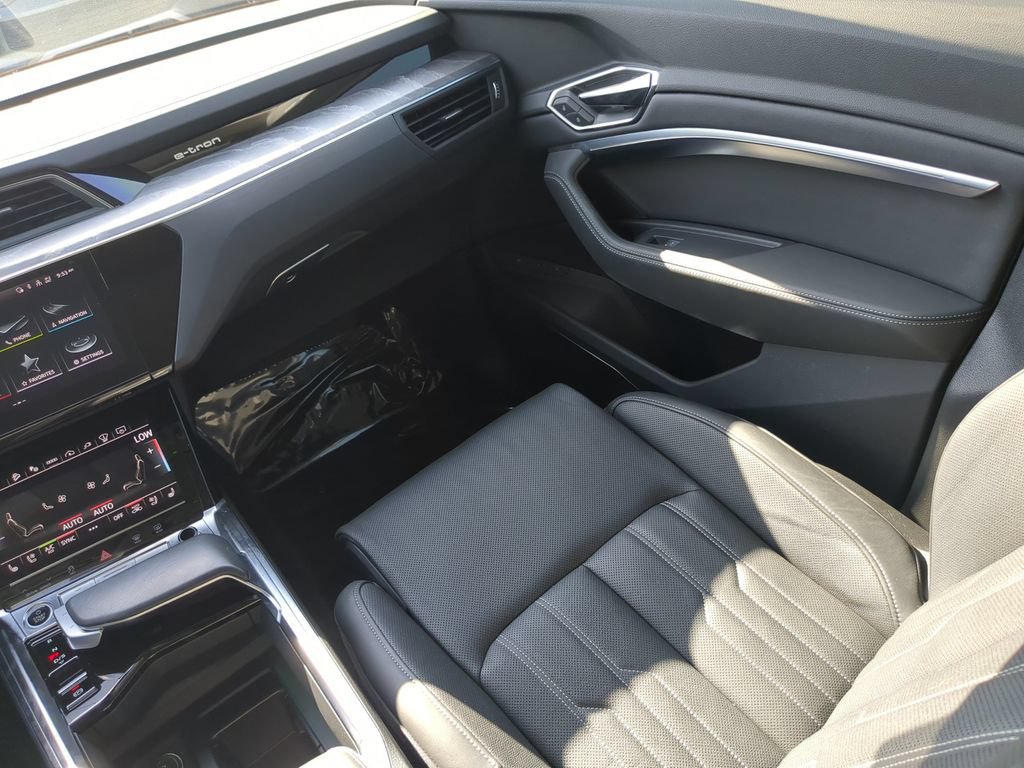 Used 2024 Audi Q8 e-tron Prestige w/ Prestige Package AWD/4WD image 16