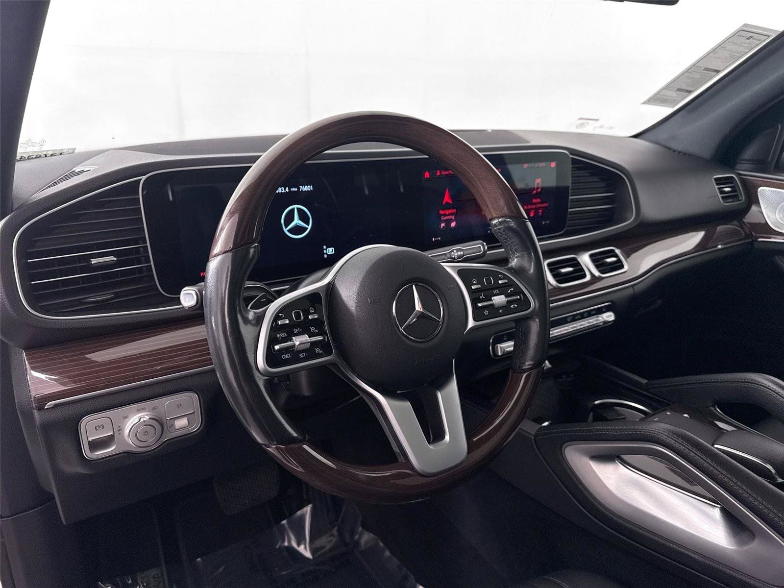 Used 2021 Mercedes-Benz GLE 450 4MATIC image 4