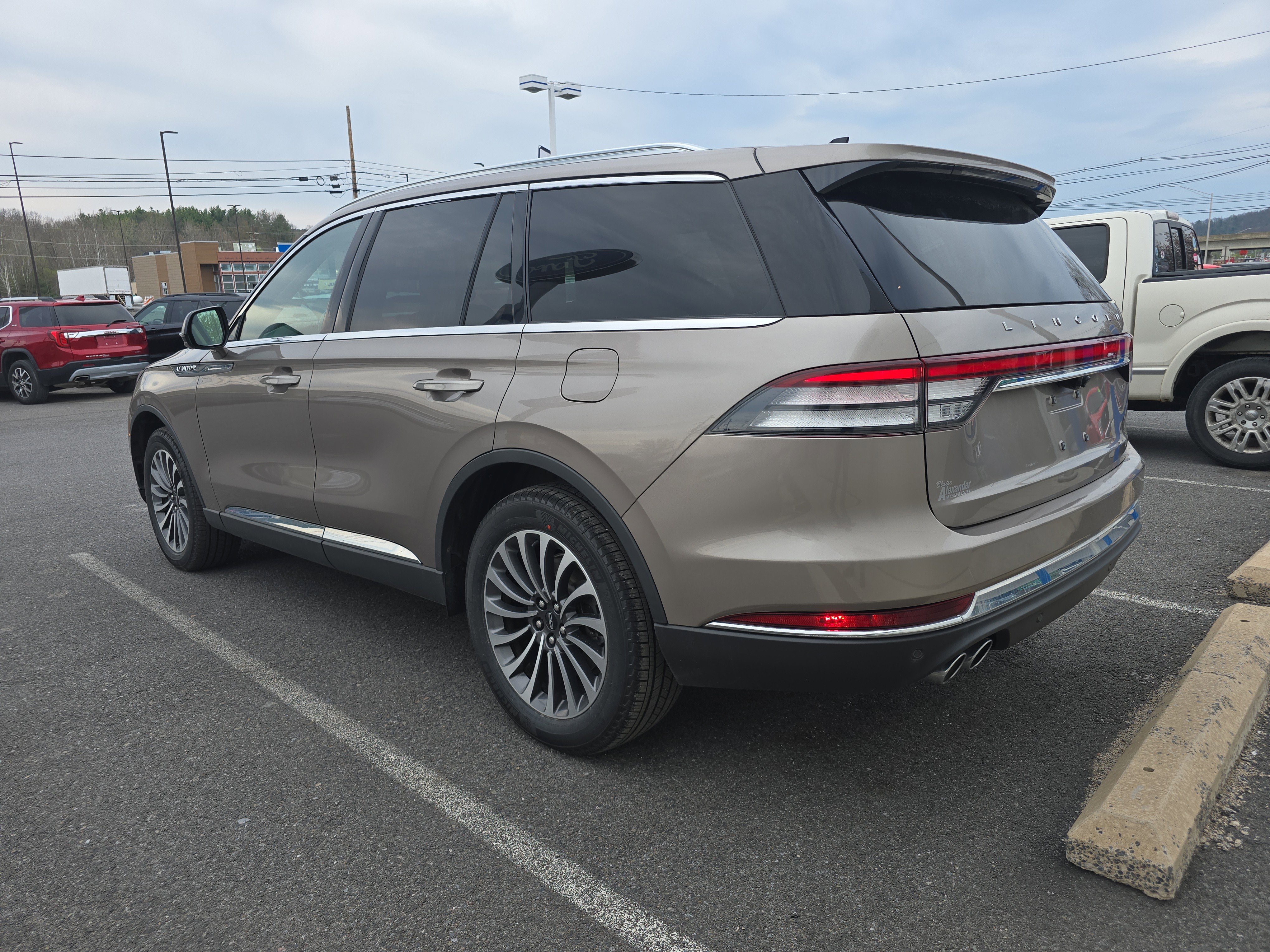 Used 2021 Lincoln Aviator Reserve w/ Elements Package Plus AWD/4WD image 6