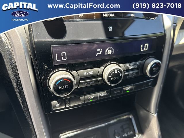 Used 2022 Subaru Ascent Premium w/ Convenience Package AWD/4WD image 29