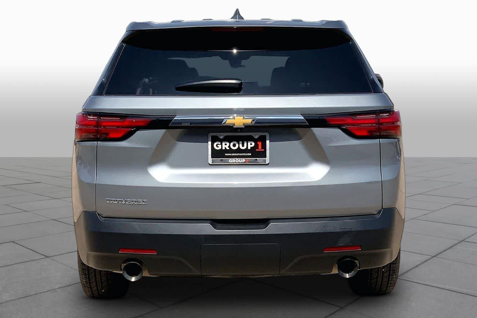 Used 2023 Chevrolet Traverse LS w/ Safety Package FWD image 4