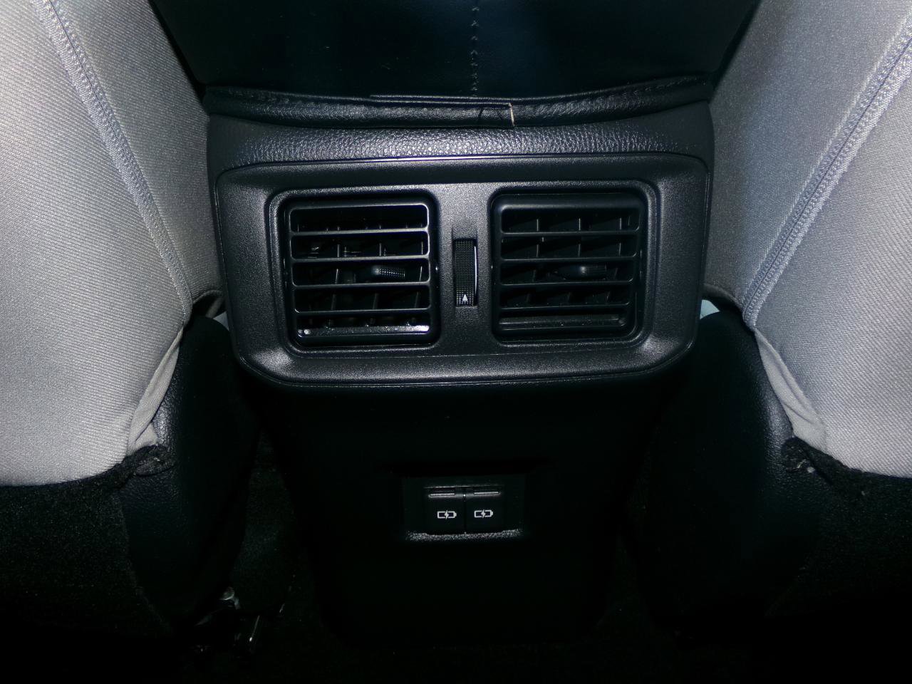 Used 2022 Toyota RAV4 XLE FWD image 16