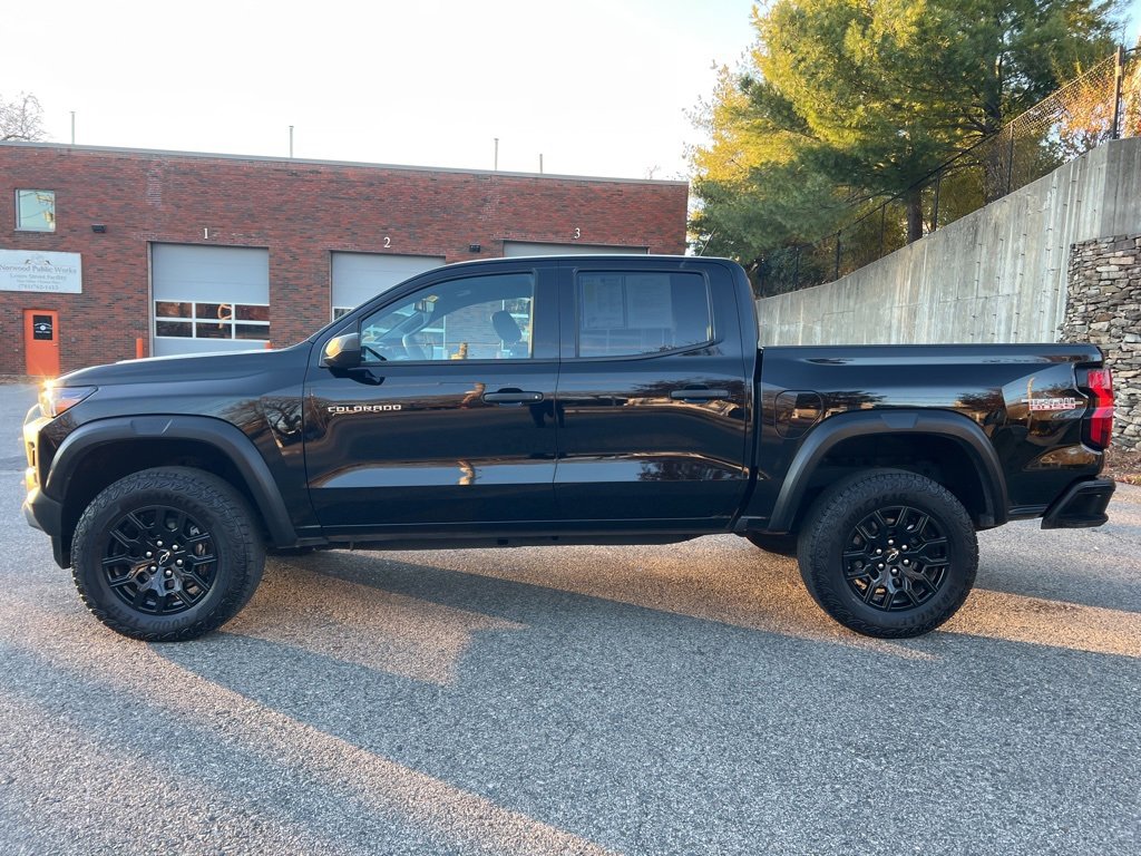 Used 2024 Chevrolet Colorado Trail Boss w/ Advanced Trailering Package image 2