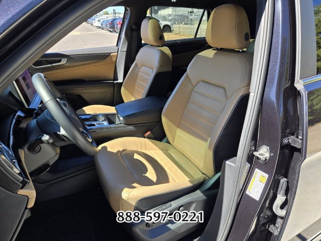 Certified 2024 Volkswagen Atlas Cross Sport SEL R-Line AWD/4WD image 9