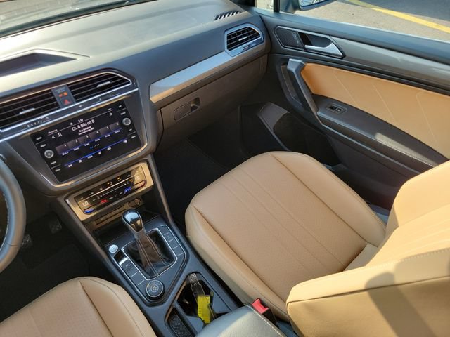 Used 2022 Volkswagen Tiguan SE AWD/4WD image 32