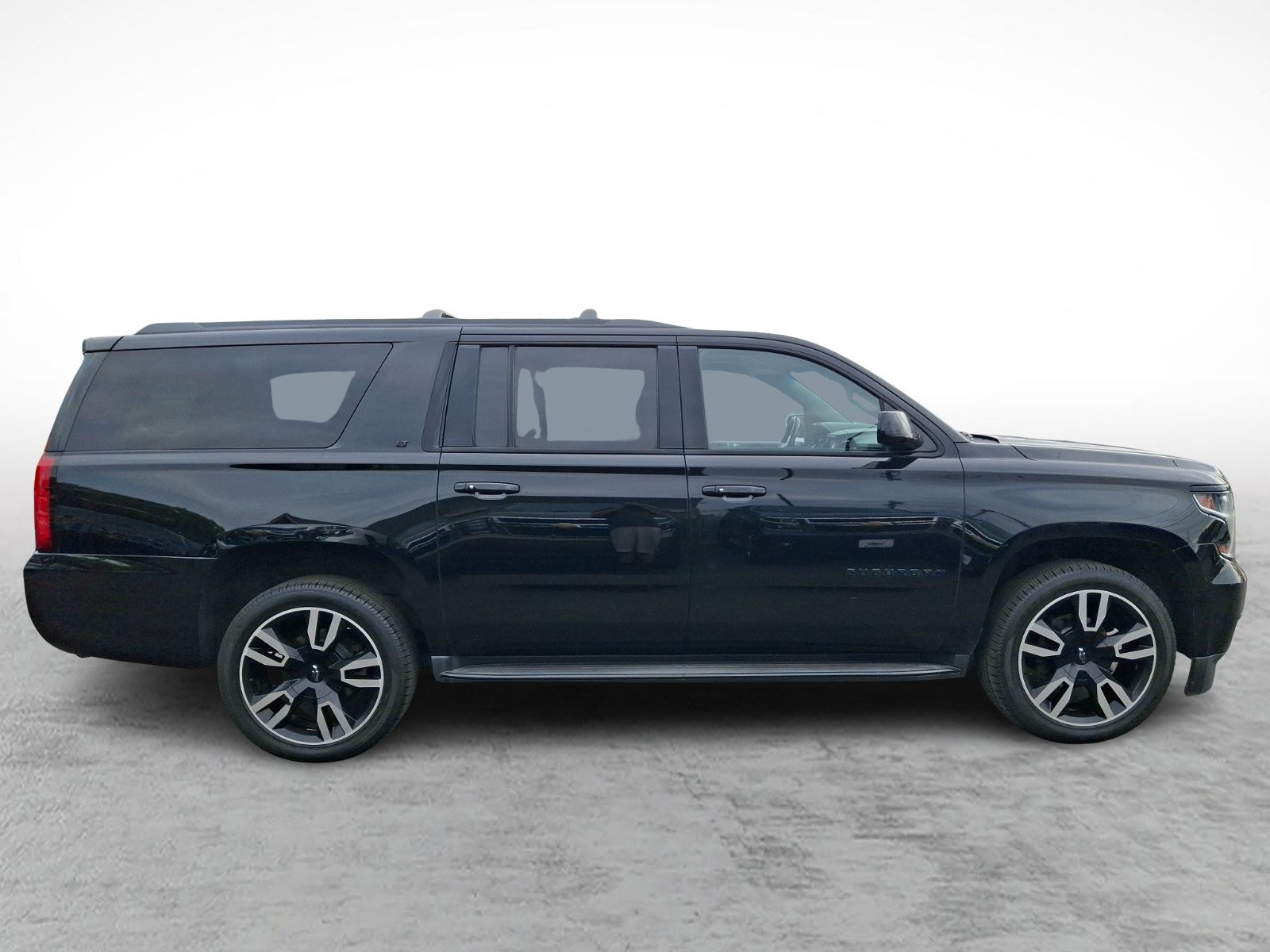 Used 2018 Chevrolet Suburban LT AWD/4WD image 7