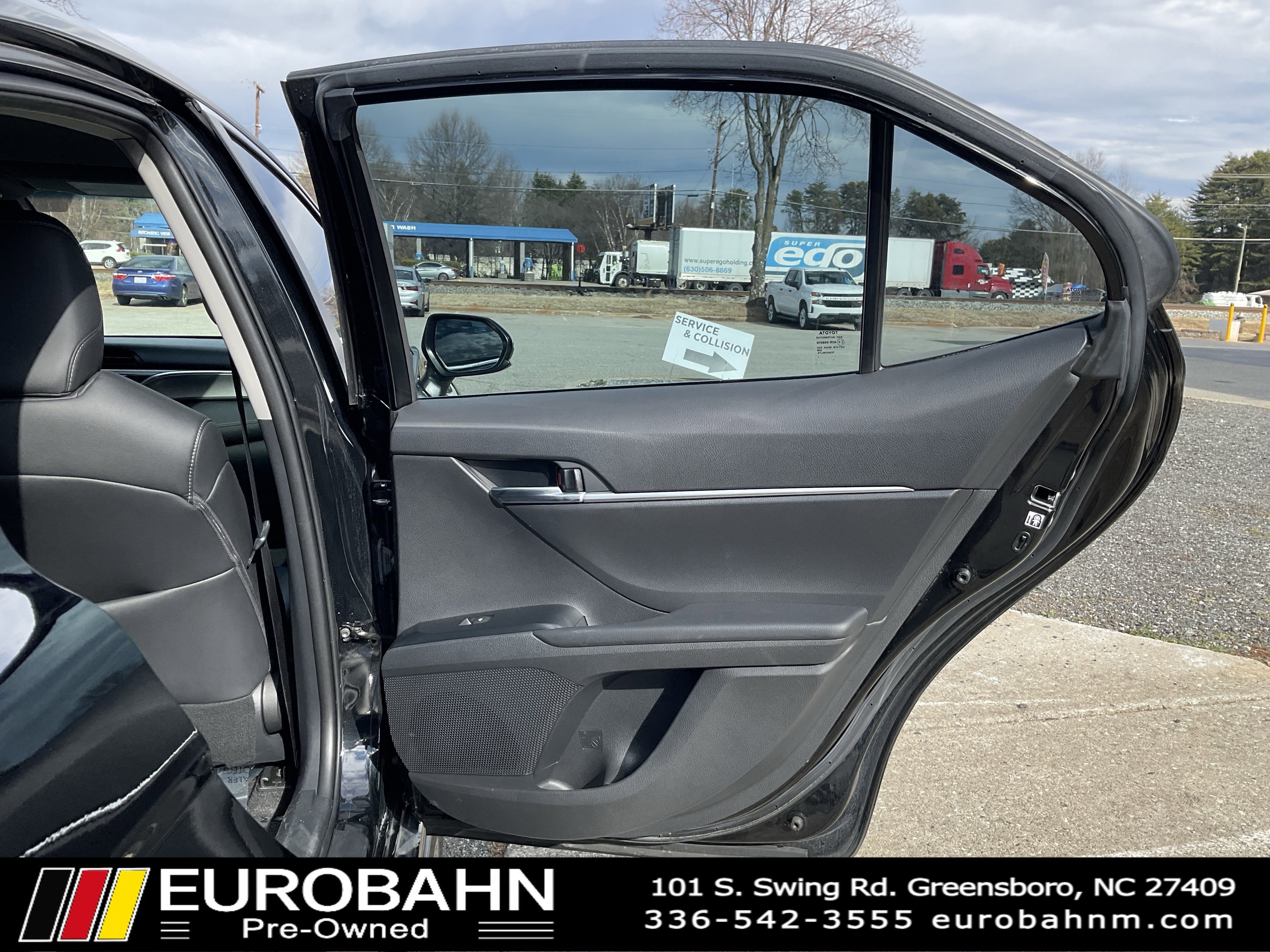 Used 2018 Toyota Camry L image 17