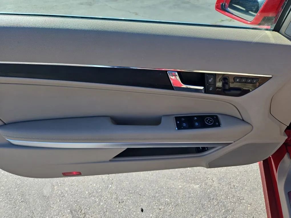 Used 2011 Mercedes-Benz E 350 Cabriolet image 12