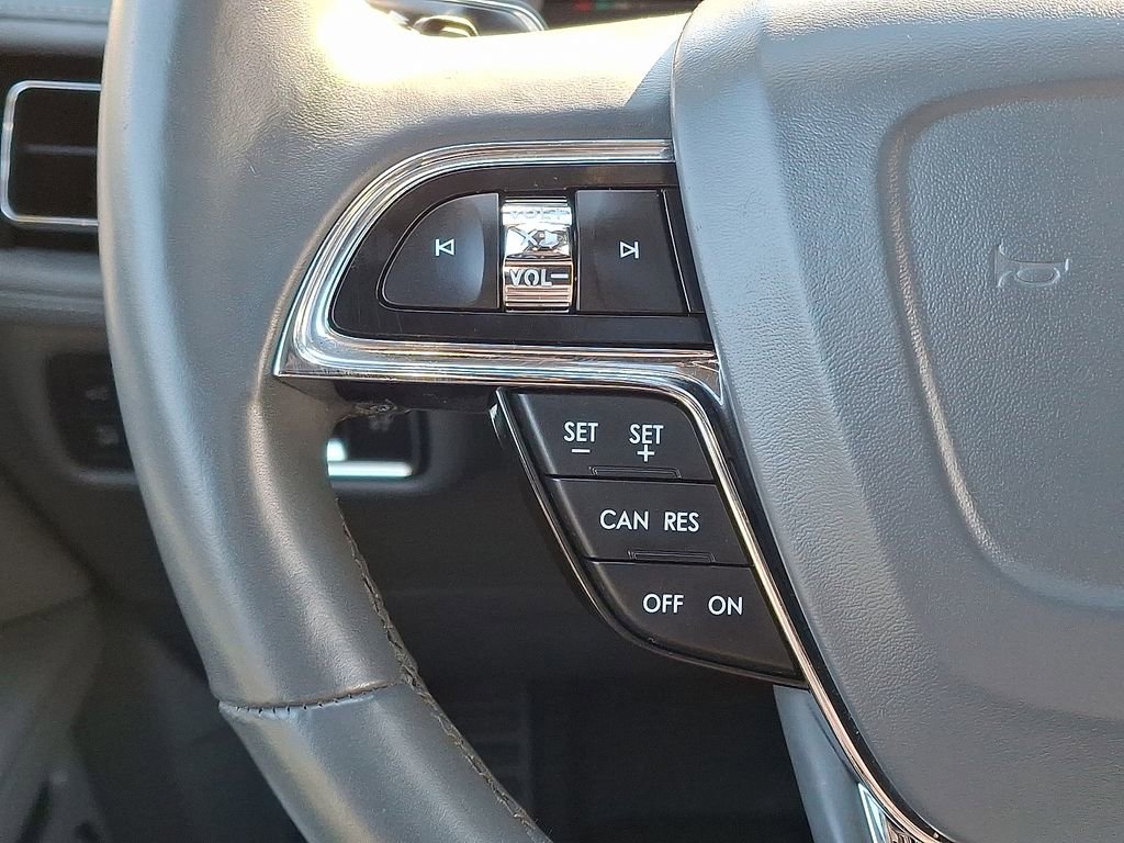 Used 2022 Lincoln Nautilus Reserve image 21