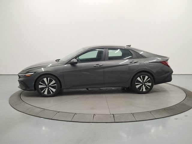 Used 2024 Hyundai Elantra SEL FWD image 5