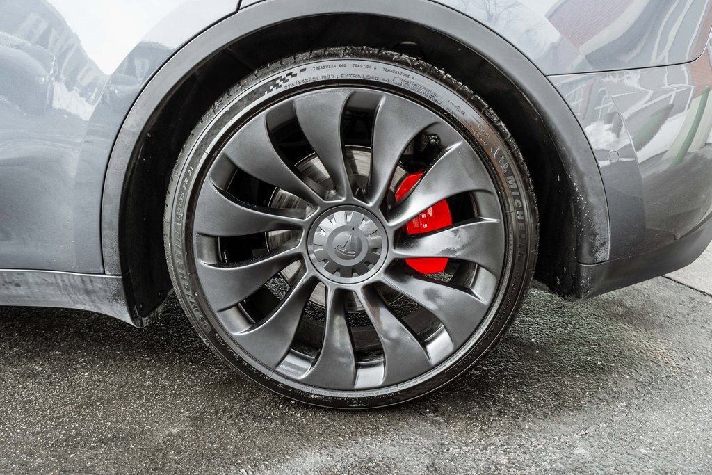 Used 2022 Tesla Model Y Performance image 29