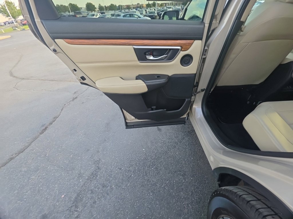 Used 2018 Honda CR-V Touring image 25