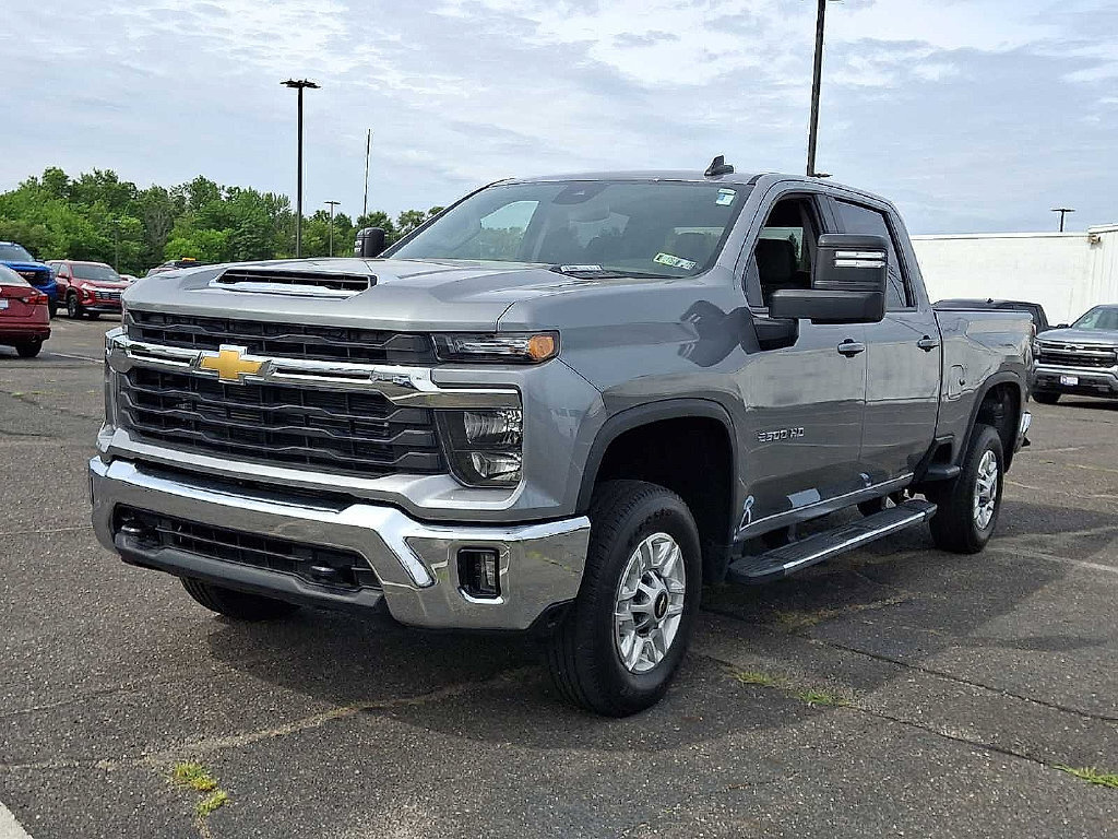 Used 2025 Chevrolet Silverado 2500 LT w/ Convenience Package AWD/4WD image 5