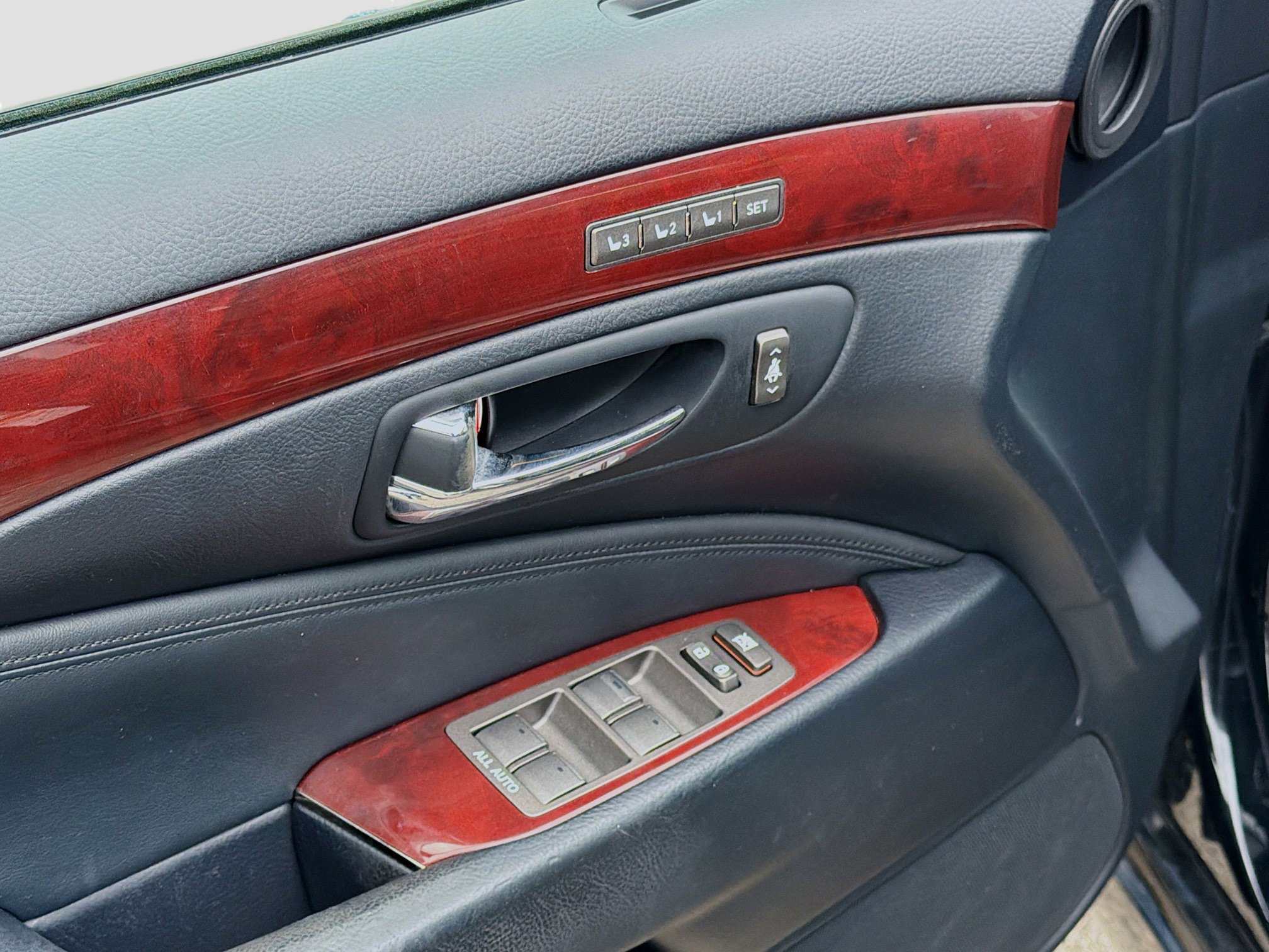 Used 2009 Lexus LS 460 460 w/ Comfort Pkg image 22