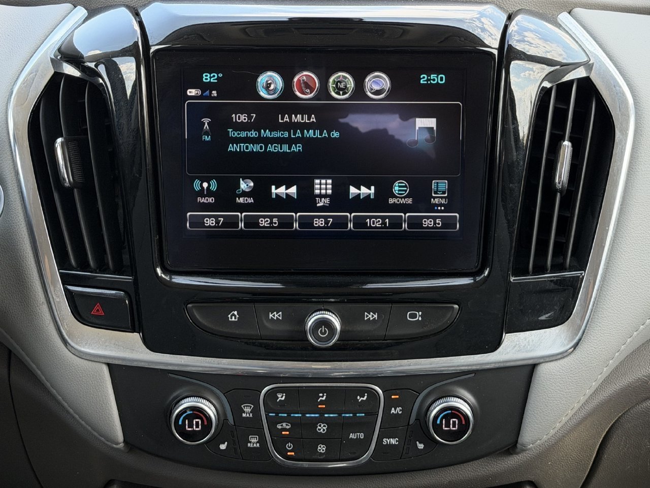 Used 2019 Chevrolet Traverse LT FWD image 16