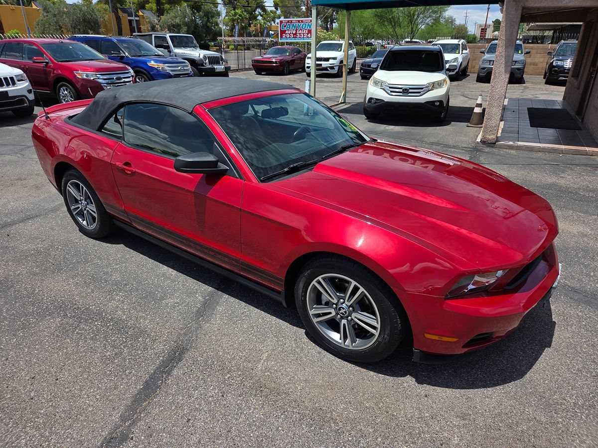 Used 2010 Ford Mustang Premium RWD image 2