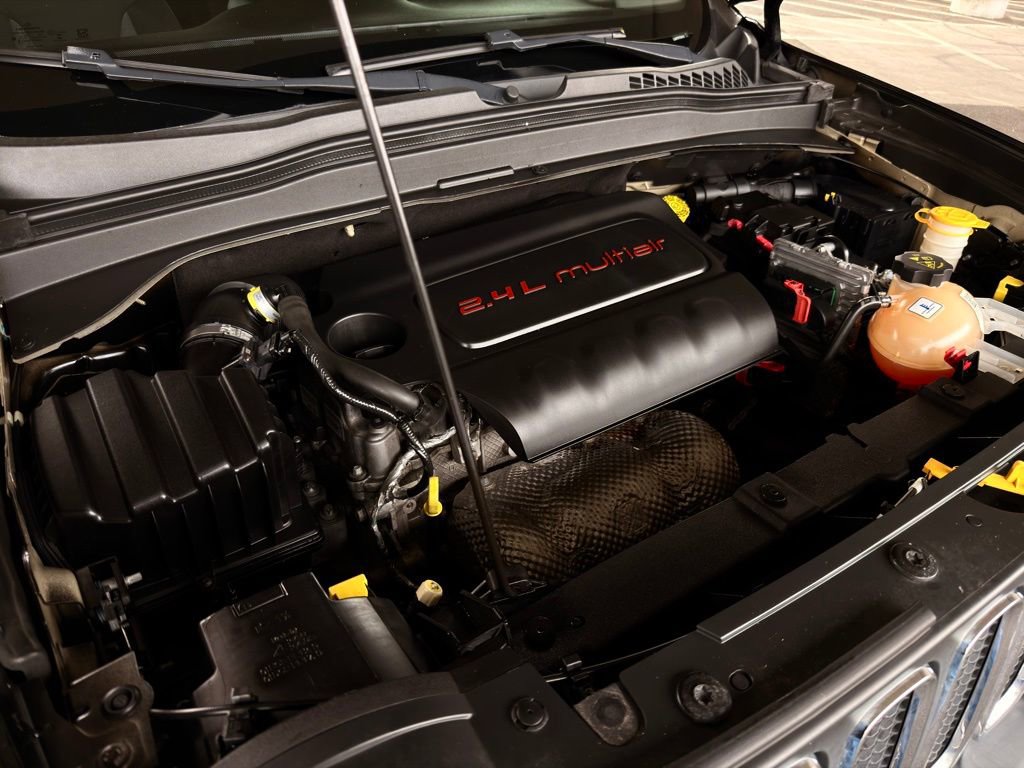 Used 2015 Jeep Renegade Latitude w/ Popular Equipment Group FWD image 51