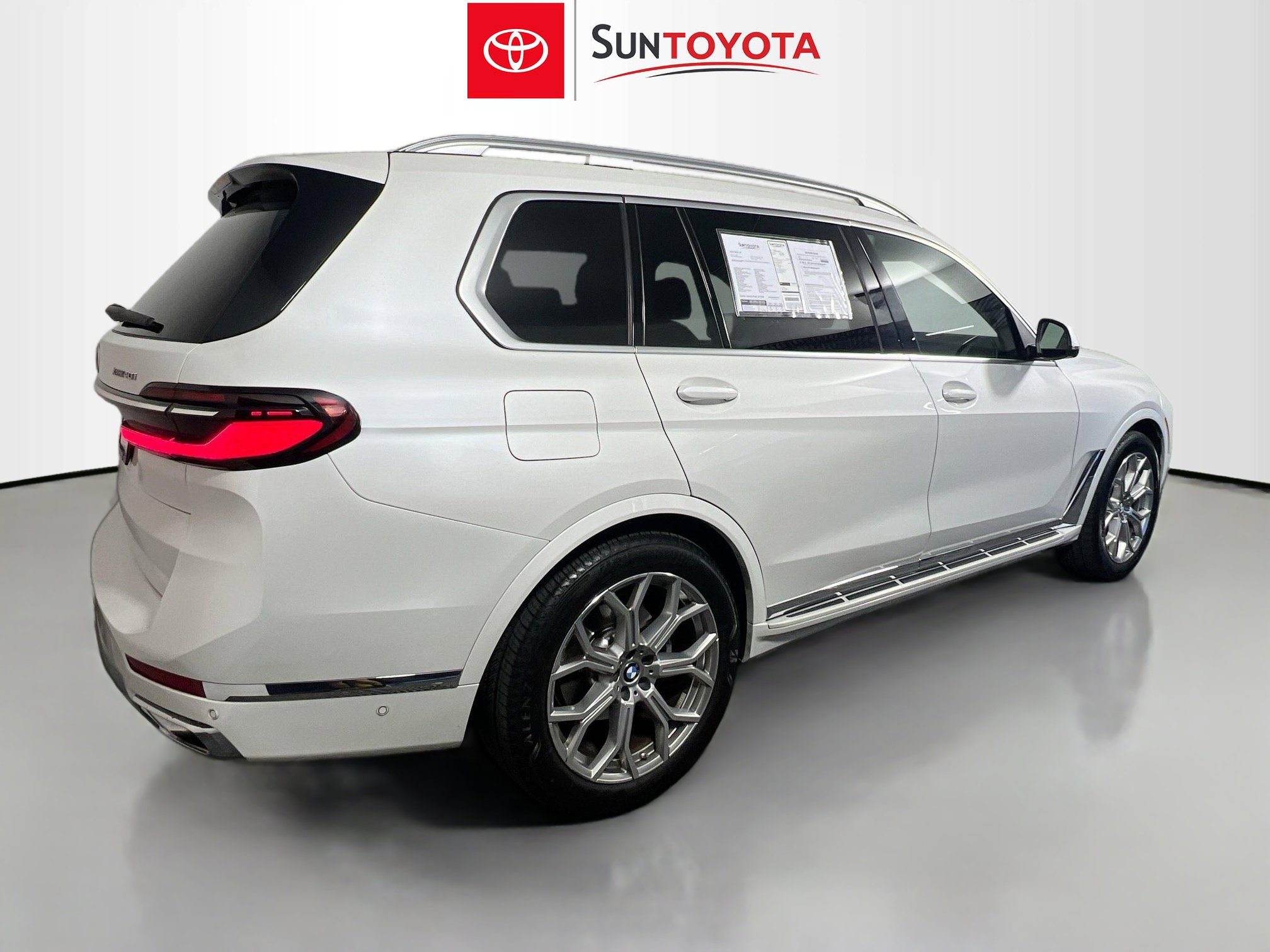 Used 2025 BMW X7 xDrive40i AWD/4WD image 4
