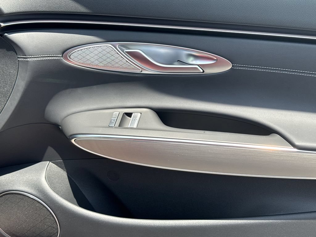 New 2026 Genesis GV70 2.5T Select AWD/4WD image 16