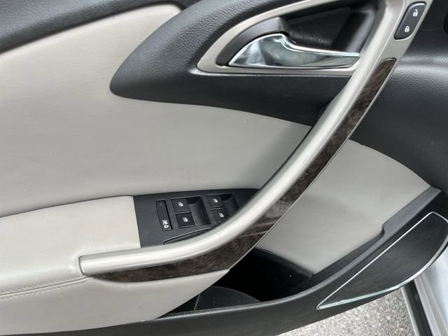 Used 2013 Buick Verano FWD image 17