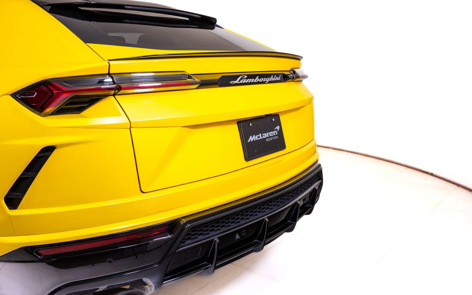 Used 2021 Lamborghini Urus AWD/4WD image 9