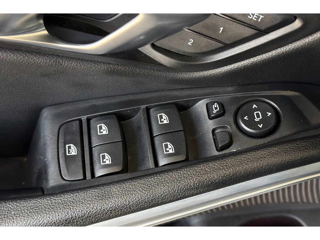Used 2025 BMW 330i Sedan RWD image 12