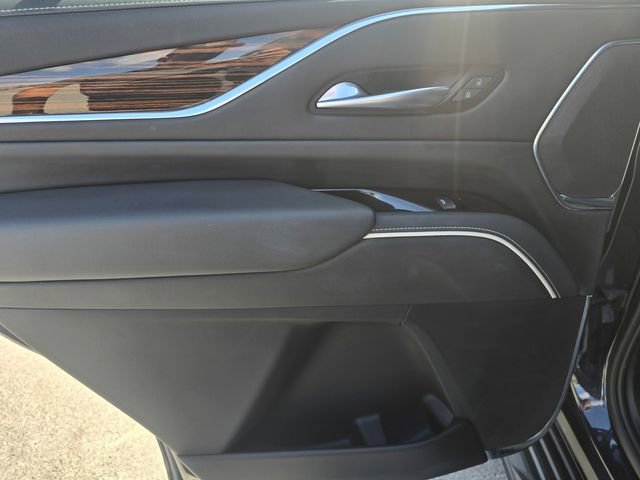 Used 2023 Cadillac Escalade Premium Luxury image 15