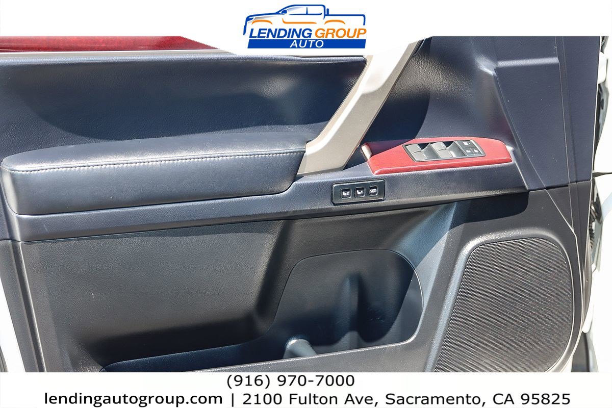 Used 2018 Lexus GX 460 Premium w/ Premium Package image 18