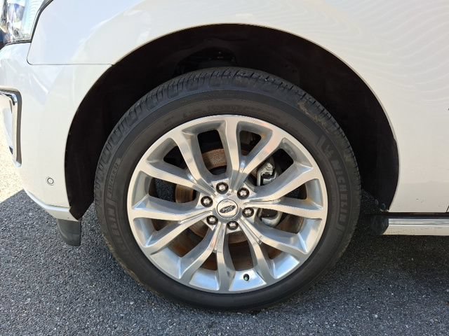 Used 2019 Ford Expedition Platinum AWD/4WD image 10