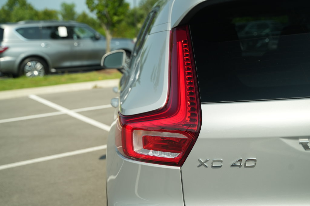 Used 2025 Volvo XC40 B5 Plus AWD/4WD image 44